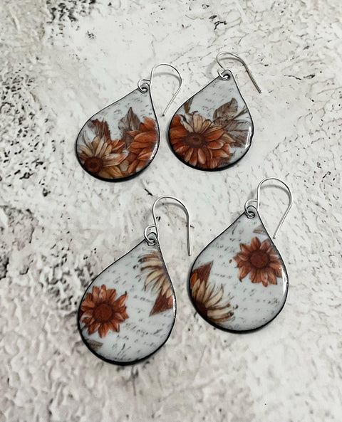 20464 Sunflower and Love Letters – Waterslide Decal for Enamel, Glass & Ceramic