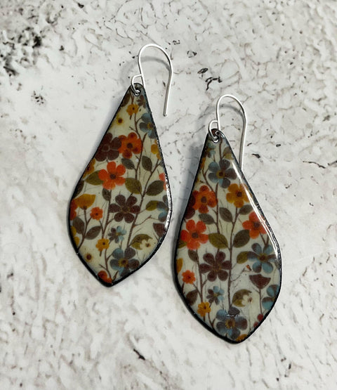 20446 Native Flowers 1 – Waterslide Decal for Enamel, Glass & Ceramic